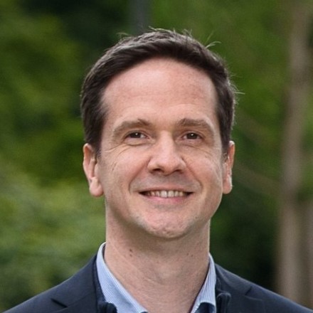 l'Orateur: Arnaud Etienne